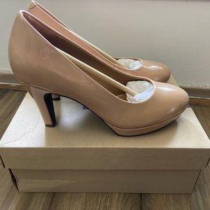 Clarks nude heels